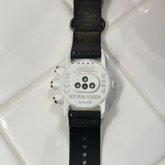 Suunto 9 watch with charger. In fabulous shape. Holds a charge. - Picture 2 of 3
